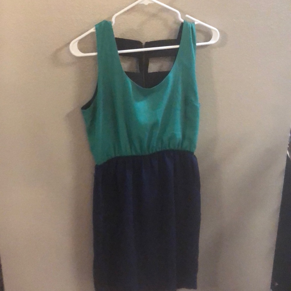 Sleeveless dress